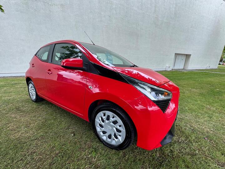 Toyota AYGO 1.0 VVT-i X-play X-shift Euro 6 5dr (Safety Sense)