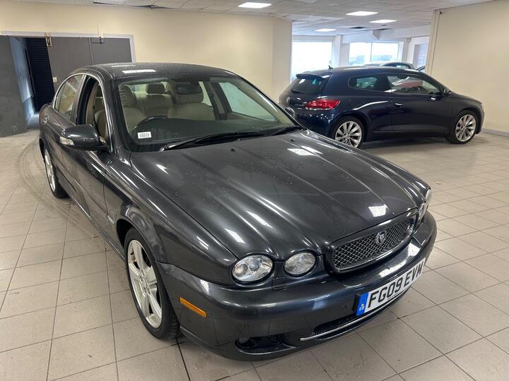 Jaguar X-Type 2.2D DPF SE 4dr Jaguar X-Type 2.2D DPF SE 4dr