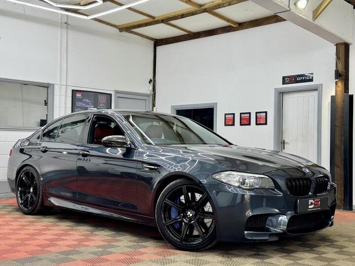 BMW M5 4.4 V8 DCT Euro 6 (s/s) 4dr