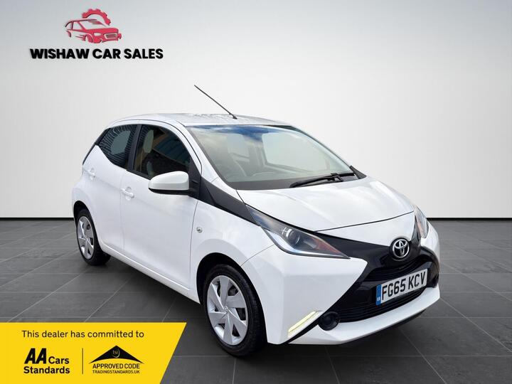 Toyota AYGO 1.0 VVT-i X-play Euro 5 5dr Euro 5 Toyota AYGO 1.0 VVT-i X-play Euro 5 5dr Euro 5