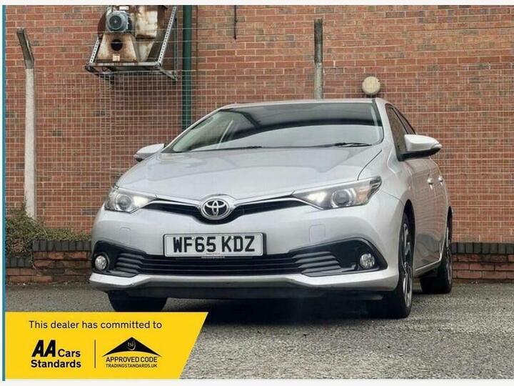 Toyota Auris 1.6 D-4D Design Euro 6 (s/s) 5dr Toyota Auris 1.6 D-4D Design Euro 6 (s/s) 5dr