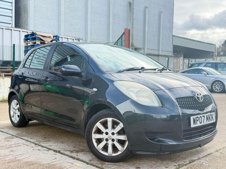 Toyota Yaris 1.3 VVT-i Zinc 5dr Toyota Yaris 1.3 VVT-i Zinc 5dr