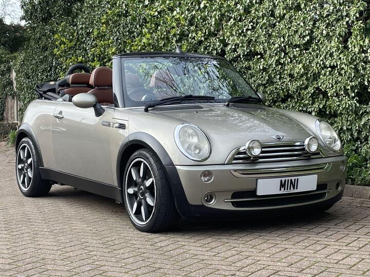 MINI Convertible 1.6 Cooper Sidewalk CVT Euro 4 2dr