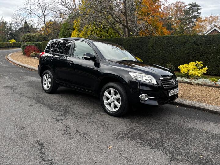 Toyota RAV4 2.0 V-Matic XT-R Multidrive S 4WD Euro 5 5dr Toyota RAV4 2.0 V-Matic XT-R Multidrive S 4WD Euro 5 5dr