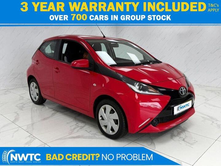 Toyota AYGO 1.0 VVT-i X-play Euro 6 5dr Toyota AYGO 1.0 VVT-i X-play Euro 6 5dr