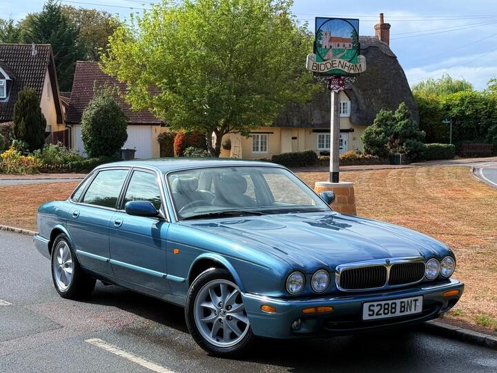 Jaguar XJ 4.0 XJ8 4dr