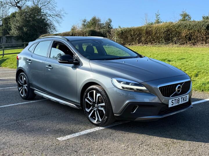 Volvo V40 Cross Country 1.5 T3 GPF Pro Auto Euro 6 (s/s) 5dr Volvo V40 Cross Country 1.5 T3 GPF Pro Auto Euro 6 (s/s) 5dr