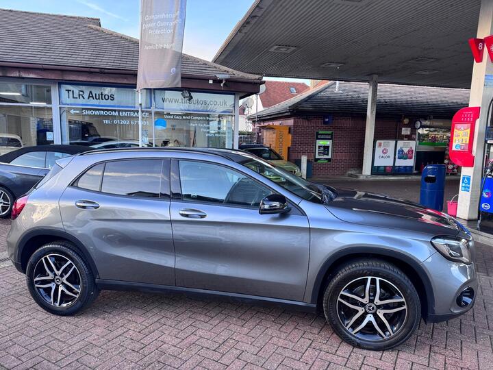 Mercedes-Benz GLA 1.6 GLA180 Urban Edition 7G-DCT Euro 6 (s/s) 5dr Mercedes-Benz GLA 1.6 GLA180 Urban Edition 7G-DCT Euro 6 (s/s) 5dr