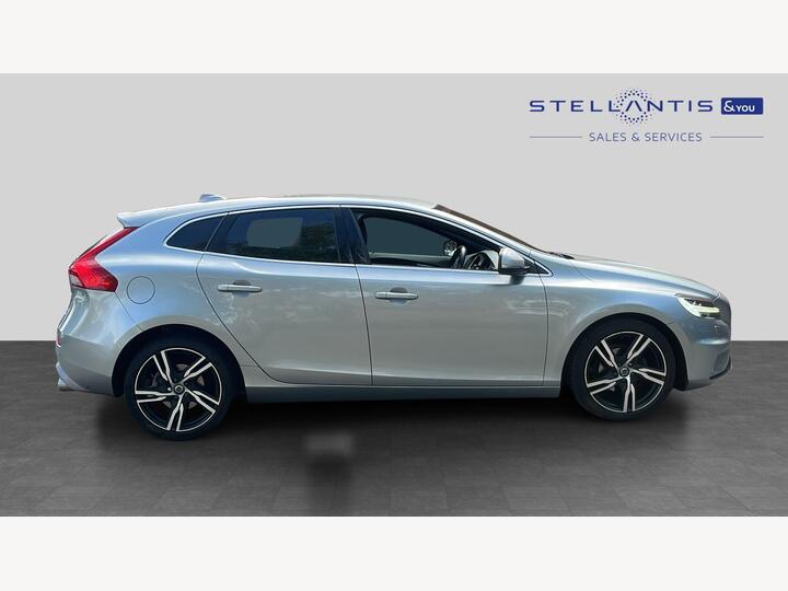 Volvo V40 2.0 D2 R-Design Nav Plus Euro 6 (s/s) 5dr