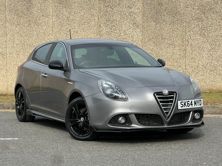Alfa Romeo Giulietta 2.0 JTDM-2 Exclusive Euro 5 (s/s) 5dr Alfa Romeo Giulietta 2.0 JTDM-2 Exclusive Euro 5 (s/s) 5dr