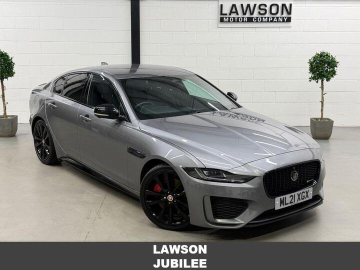 Jaguar XE 2.0 D200 MHEV R-Dynamic Black Auto Euro 6 (s/s) 4dr