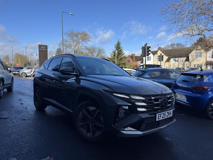 Hyundai TUCSON 1.6 T-GDi Premium Auto Euro 6 (s/s) 5dr Hyundai TUCSON 1.6 T-GDi Premium Auto Euro 6 (s/s) 5dr