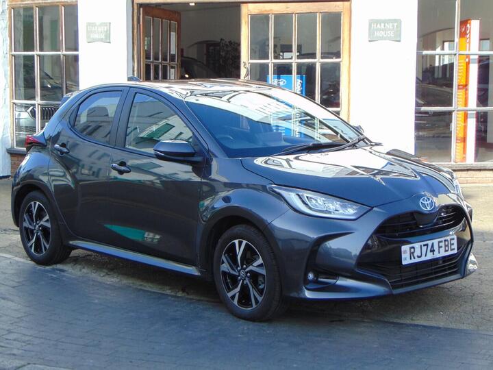 Toyota Yaris 1.5 VVT-h Design E-CVT Euro 6 (s/s) 5dr