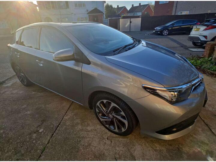 Toyota AURIS 1.2 VVT-i Design Euro 6 (s/s) 5dr
