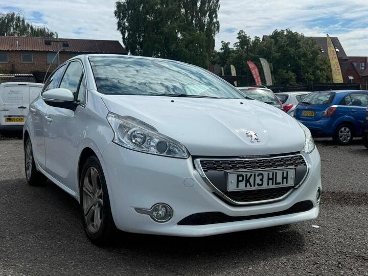Peugeot 208 1.4 HDi Allure Euro 5 5dr
