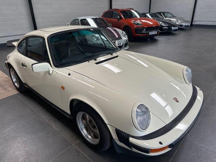 Porsche 911 3.2 Carrera Coupe