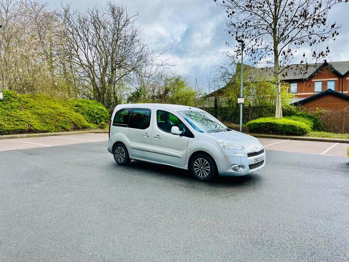 Peugeot Partner Tepee 1.6 HDi Tepee S EGC (s/s) 5dr Peugeot Partner Tepee 1.6 HDi Tepee S EGC (s/s) 5dr