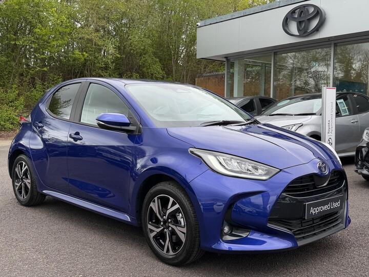 Toyota Yaris 1.5 VVT-h Design E-CVT Euro 6 (s/s) 5dr