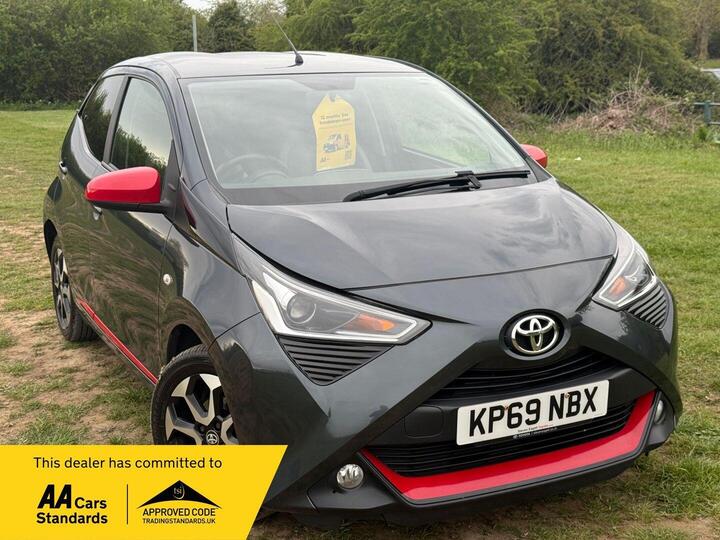 Toyota AYGO 1.0 VVT-i X-trend Funroof X-shift Euro 6 5dr