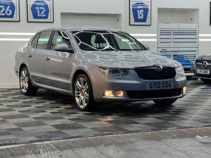 Skoda Superb 2.0 TDI Elegance DSG Euro 5 5dr