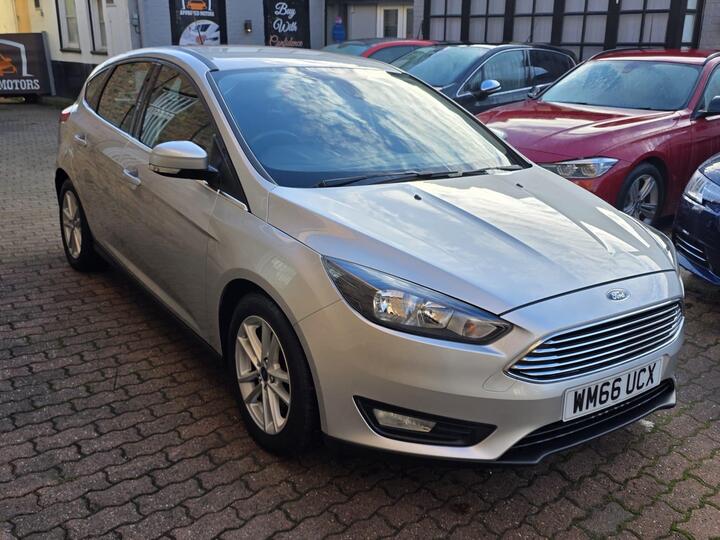 Ford Focus 1.0T EcoBoost Zetec Euro 6 (s/s) 5dr
