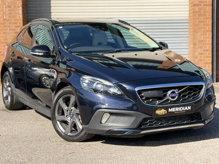 Volvo V40 Cross Country 2.0 D4 Lux Nav Hatchback 5dr Diesel Geartronic Euro 6 (s/s) (190 Ps)