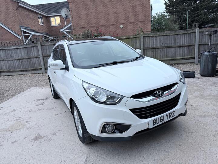 Hyundai Ix35 1.7 CRDi Premium Euro 5 (s/s) 5dr Hyundai Ix35 1.7 CRDi Premium Euro 5 (s/s) 5dr