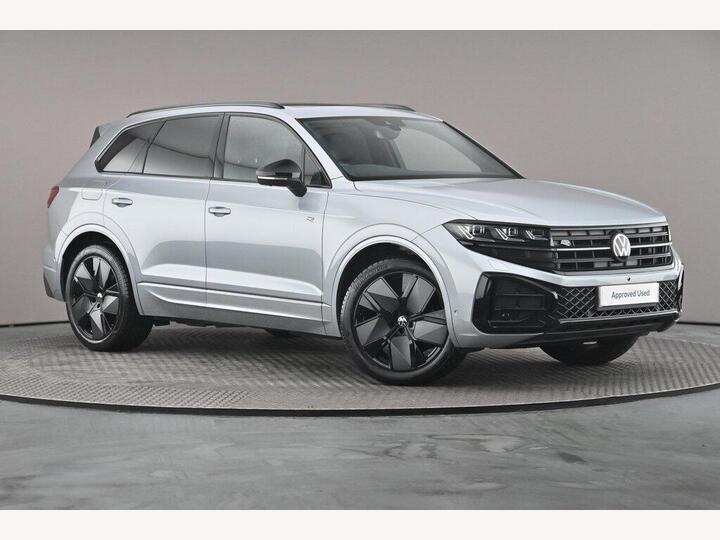 Volkswagen Touareg 3.0 TDI V6 Black Edition Tiptronic 4Motion Euro 6 (s/s) 5dr Volkswagen Touareg 3.0 TDI V6 Black Edition Tiptronic 4Motion Euro 6 (s/s) 5dr