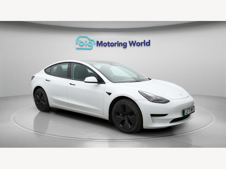 Tesla Model 3 Standard Range Plus Auto RWD 4dr