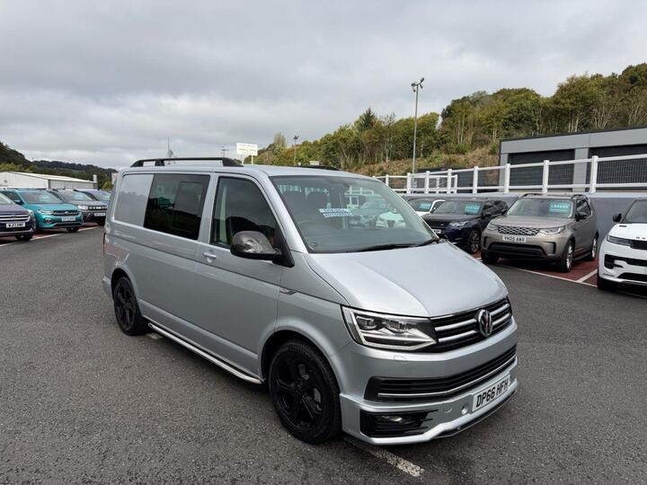 Volkswagen TRANSPORTER SPORTLINE 2.0 TDi DSG Auto Kombi 6 Seater Sportline Van Only Two Owners
