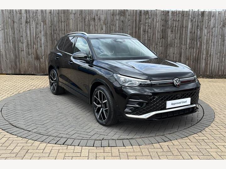 Volkswagen Tiguan 1.5 ETSI MHEV R-Line DSG Euro 6 (s/s) 5dr Volkswagen Tiguan 1.5 ETSI MHEV R-Line DSG Euro 6 (s/s) 5dr