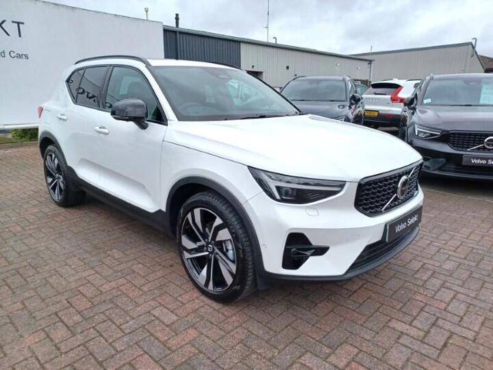 Volvo XC40 2.0 B4 MHEV Ultra Dark DCT Auto Euro 6 (s/s) 5dr