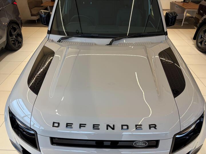 Land Rover Defender 110 3.0 D250 MHEV X-Dynamic HSE Auto 4WD Euro 6 (s/s) 5dr