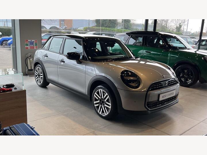 MINI Cooper 1.5C Classic Steptronic Euro 6 (s/s) 5dr