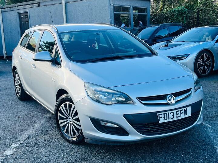 Vauxhall Astra 1.3 CDTi EcoFLEX Exclusiv Sports Tourer Euro 5 (s/s) 5dr