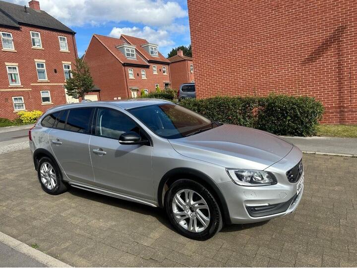 Volvo V60 Cross Country 2.0 D3 SE Nav Euro 6 (s/s) 5dr