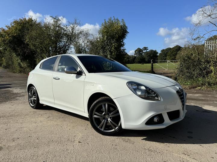 Alfa Romeo Giulietta 2.0 JTDM-2 Exclusive Euro 5 (s/s) 5dr