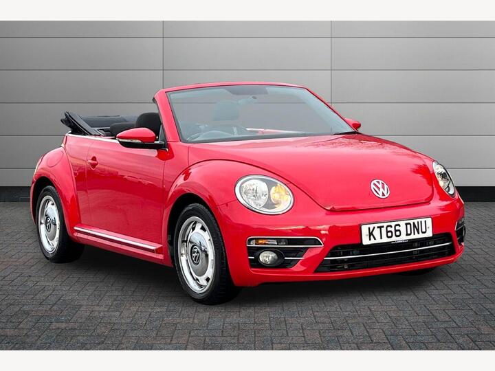 Volkswagen Beetle 1.4 TSI BlueMotion Tech Design Cabriolet Euro 6 (s/s) 2dr Volkswagen Beetle 1.4 TSI BlueMotion Tech Design Cabriolet Euro 6 (s/s) 2dr