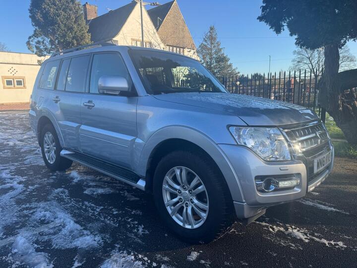 Mitsubishi Shogun 3.2 DI-DC SG3 Auto 4WD Euro 6 5dr LWB Mitsubishi Shogun 3.2 DI-DC SG3 Auto 4WD Euro 6 5dr LWB