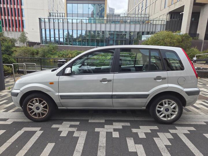 Ford Fusion 1.6 Zetec 5dr
