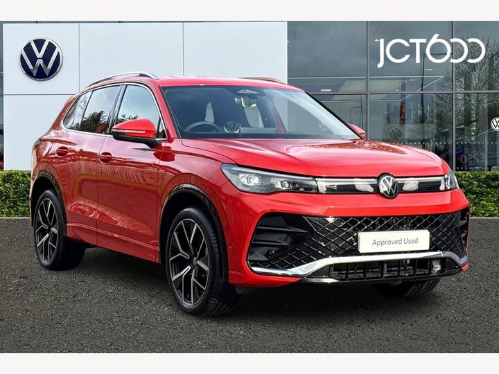 Volkswagen Tiguan 1.5 TSI EHybrid 19.7kWh R-Line DSG Euro 6 (s/s) 5dr Volkswagen Tiguan 1.5 TSI EHybrid 19.7kWh R-Line DSG Euro 6 (s/s) 5dr