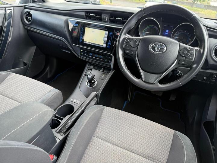 Toyota Auris 1.8 VVT-h Design CVT Euro 6 (s/s) 5dr (Safety Sense)