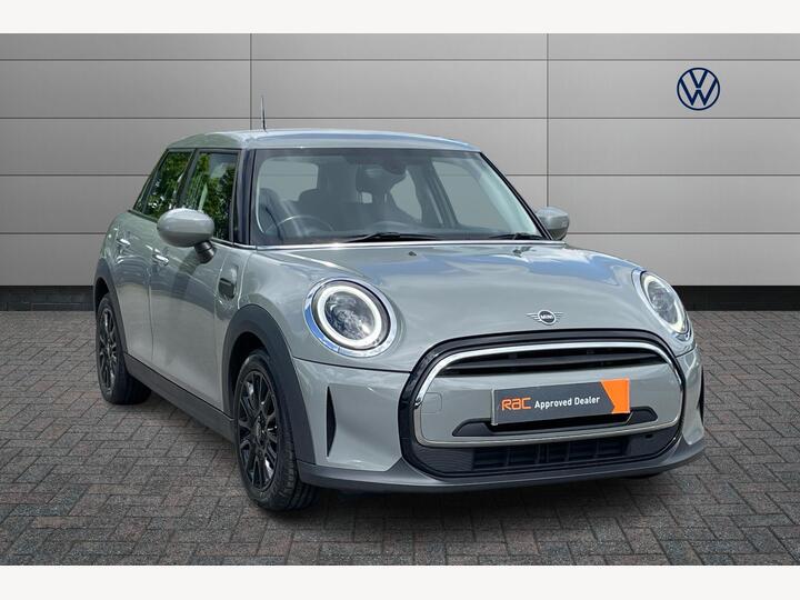 MINI HATCHBACK 1.5 Cooper Classic Steptronic Euro 6 (s/s) 5dr