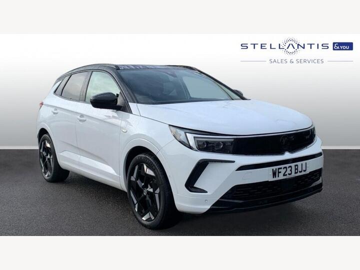 Vauxhall Grandland 1.6 14.2kWh GSe Auto AWD Euro 6 (s/s) 5dr