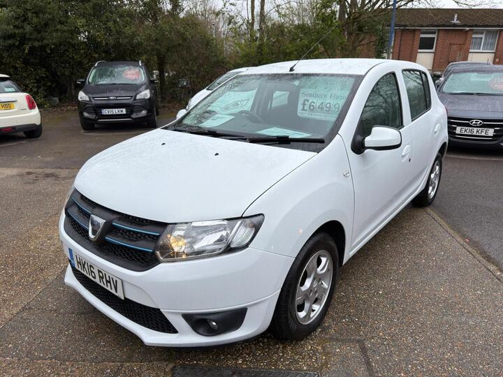 Dacia Sandero 1.5 DCi Laureate Euro 6 (s/s) 5dr Dacia Sandero 1.5 DCi Laureate Euro 6 (s/s) 5dr