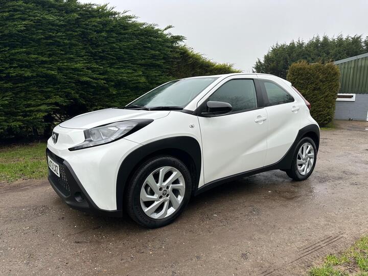 Toyota Aygo X 1.0 VVT-i Pure Euro 6 (s/s) 5dr