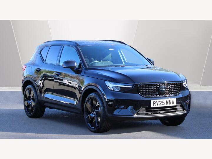 Volvo XC40 2.0 B3 MHEV Plus Black Edition DCT Auto Euro 6 (s/s) 5dr