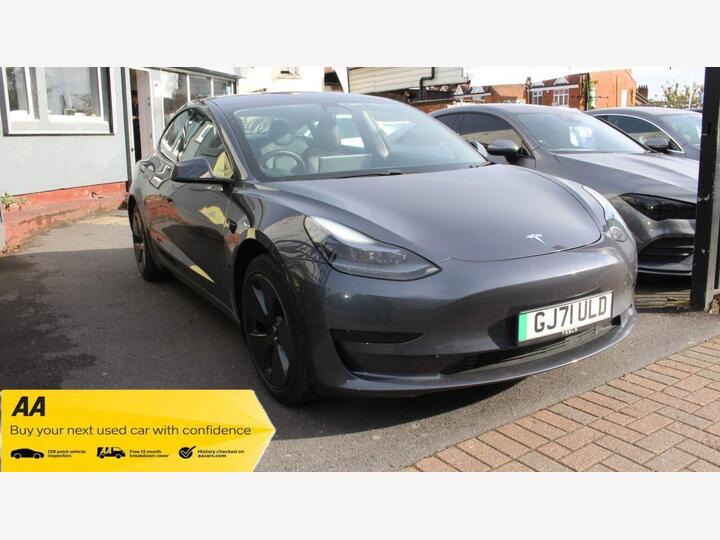 Tesla Model 3 Standard Range Plus Auto RWD 4dr