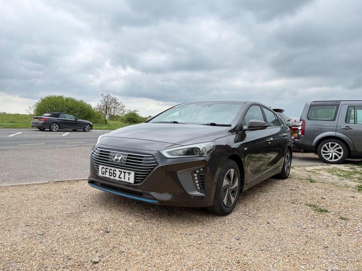 Hyundai IONIQ 1.6 H-GDi Premium SE DCT Euro 6 (s/s) 5dr Hyundai IONIQ 1.6 H-GDi Premium SE DCT Euro 6 (s/s) 5dr