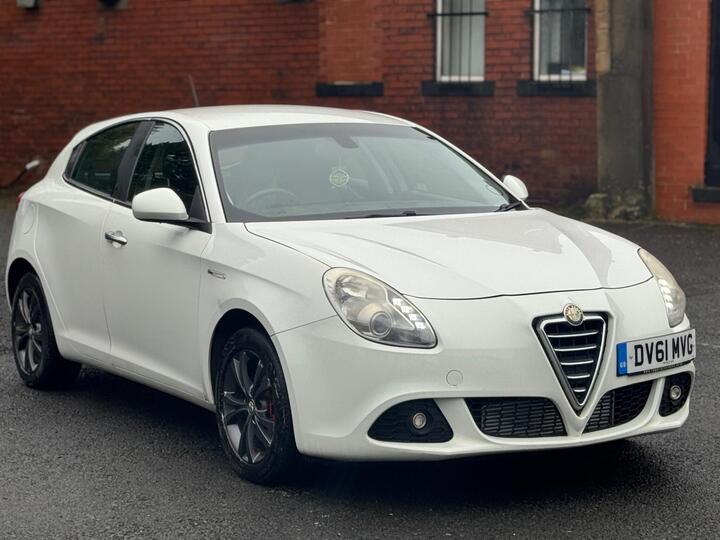 Alfa Romeo Giulietta 2.0 JTDM-2 Lusso Euro 5 (s/s) 5dr